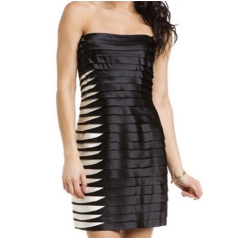 BCBGMaxazria Cocktail Minidress Bandage Style Strapless Sz 10 Black & Cream Chic